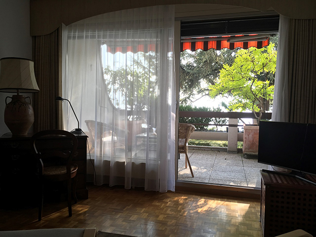 drawing room with balcony